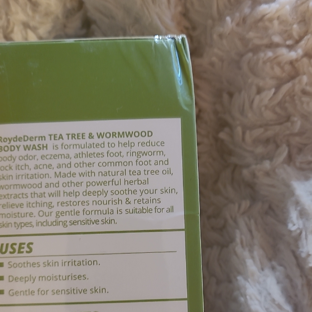 Green Tea Tree Body Wash Refreshing Cleanse - Picture 3 of 4